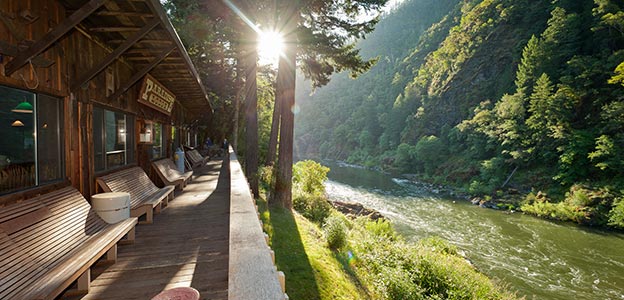 Paradise Lodge on the Rogue River